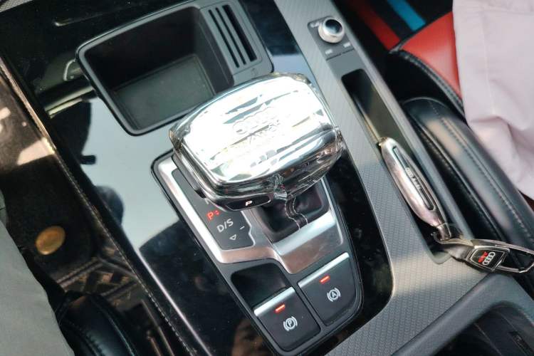Used Audi Q5L Sportback 2022 45 TFSI Luxury Model Gear Lever