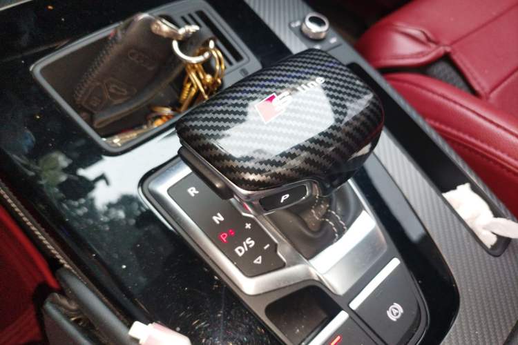Used Audi Q5L Sportback 2022 40 TFSI Luxury Model Gear Lever
