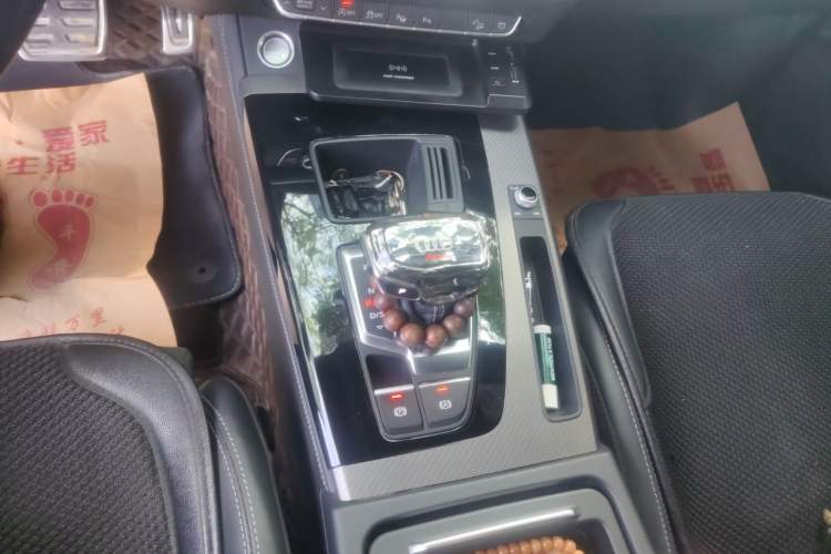 Used Audi Q5L Sportback 2022 40 TFSI Luxury Model Gear Lever