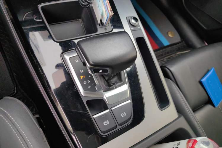 Used Audi Q5L Sportback 2022 40 TFSI Luxury Model Gear Lever