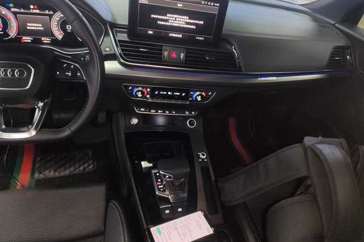 Used Audi Q5L Sportback 2022 40 TFSI Luxury Model Gear Lever