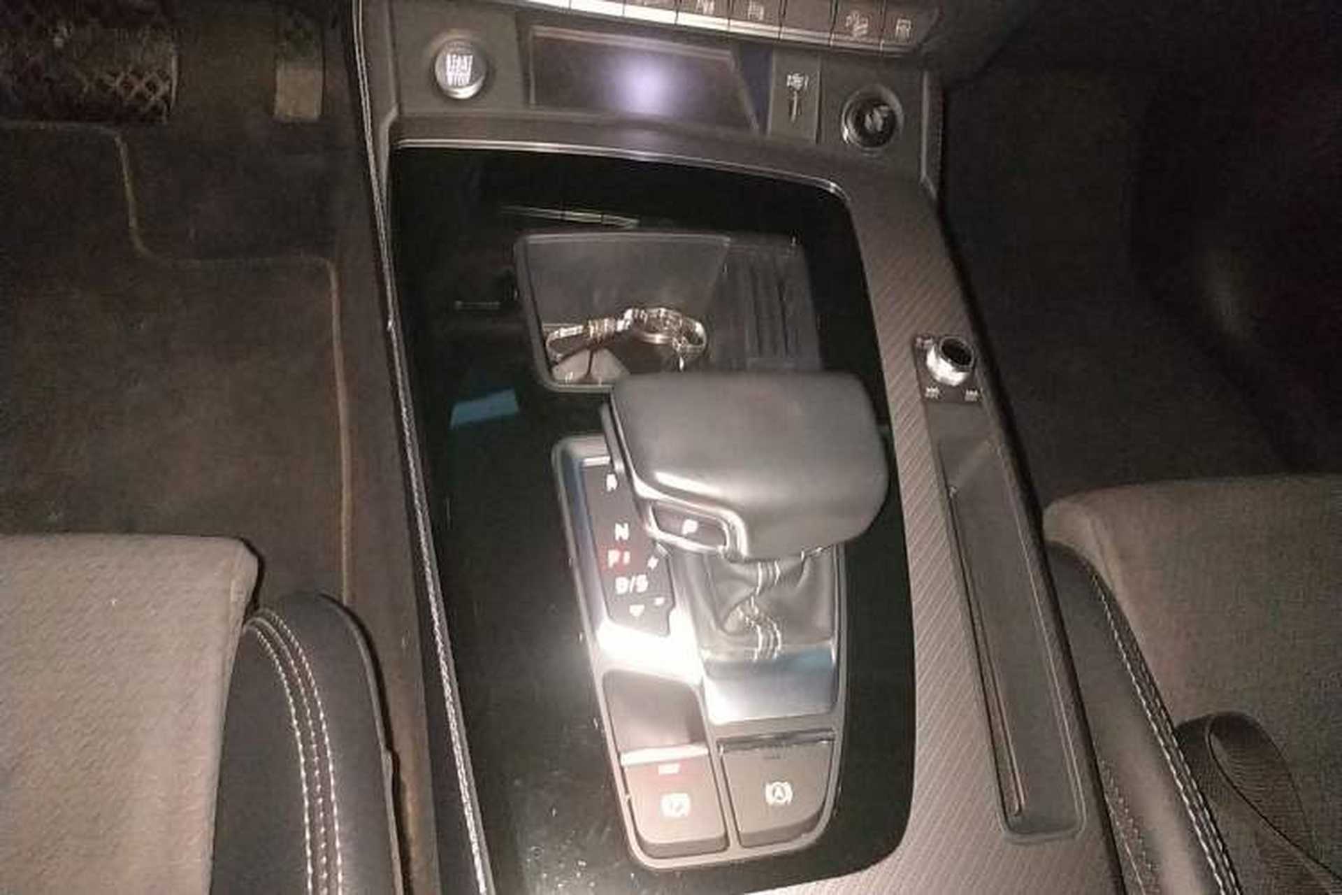 Used Audi Q5L Sportback 2022 40 TFSI Luxury Model Gear Lever