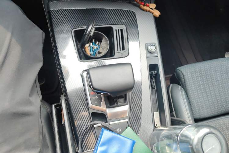 Used Audi Q5L Sportback 2022 Updated 40 TFSI Luxury Edition Gear Lever