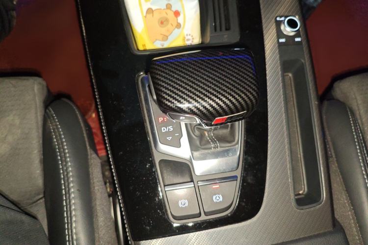 Used Audi Q5L Sportback 2022 40 TFSI Luxury Model Gear Lever