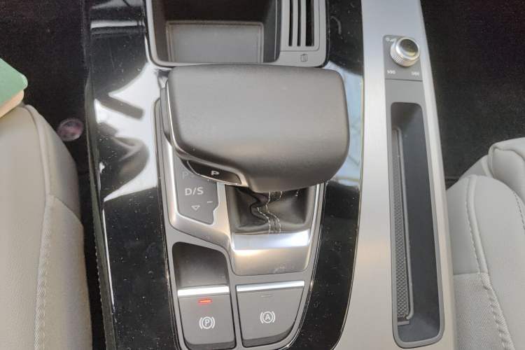 Used Audi Q5L Sportback 2022 40 TFSI Fashion Model Gear Lever