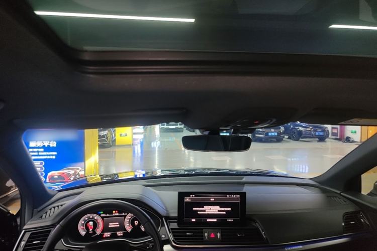 Used Audi Q5L Sportback 2022 40 TFSI Luxury Model Headliner
