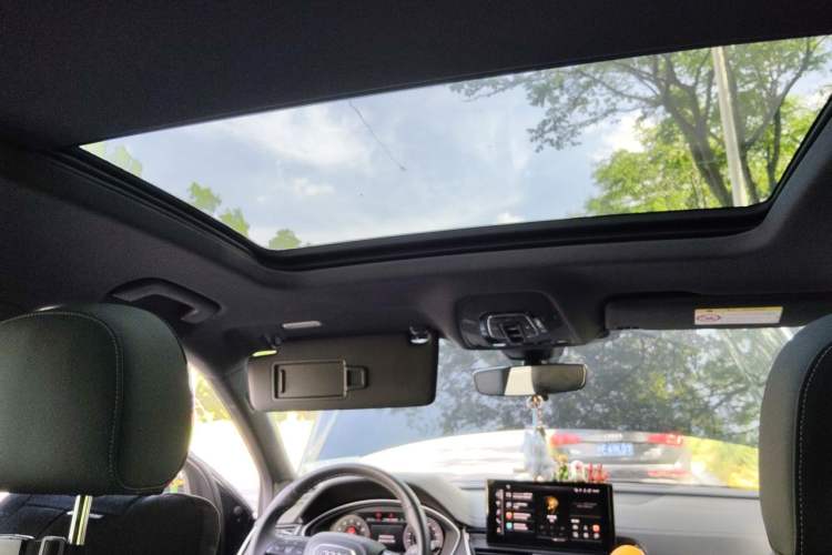 Used Audi Q5L Sportback 2022 45 TFSI Luxury Model Headliner