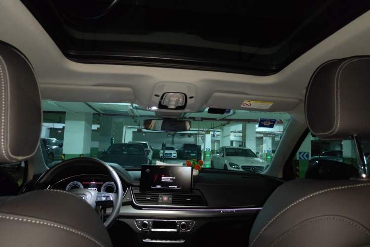 Used Audi Q5L Sportback 2022 40 TFSI Luxury Model Headliner