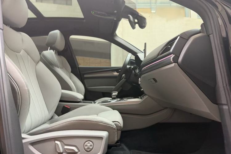 Used Audi Q5L Sportback 2022 40 TFSI Fashion Model Interior 2
