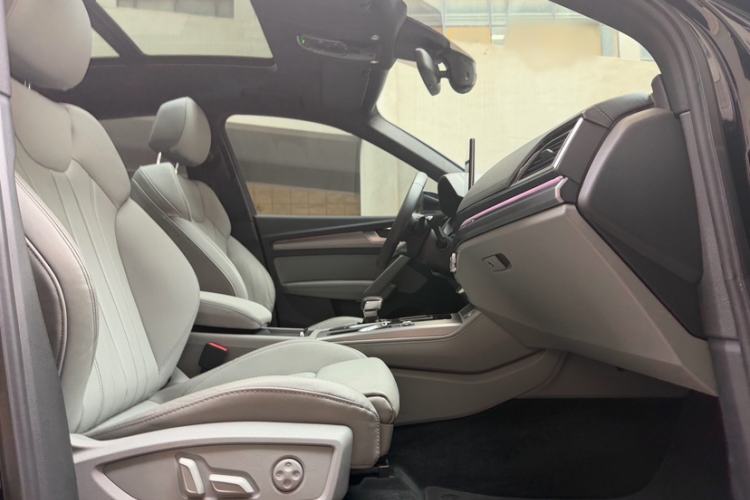 Used Audi Q5L Sportback 2022 40 TFSI Fashion Model Interior 3
