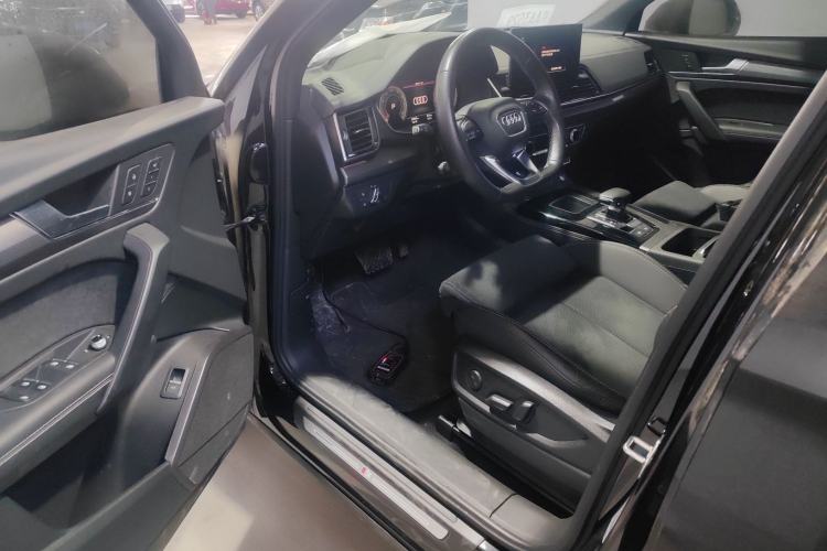 Used Audi Q5L Sportback 2022 Updated 40 TFSI Luxury Edition Interior 3