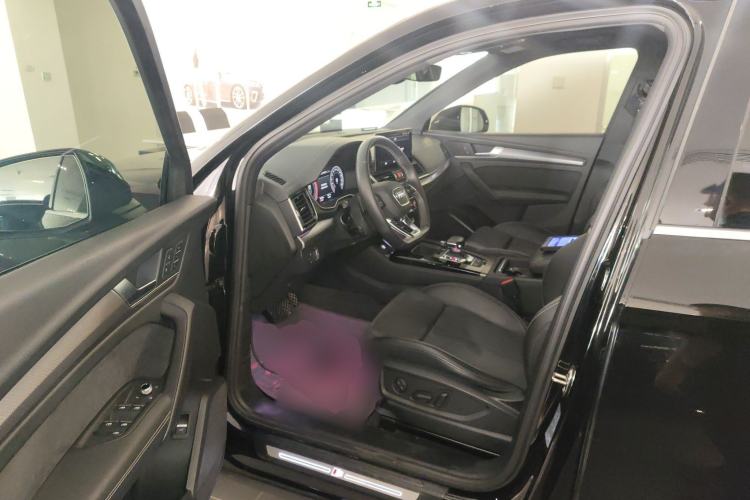 Used Audi Q5L Sportback 2022 40 TFSI Luxury Model Interior 3