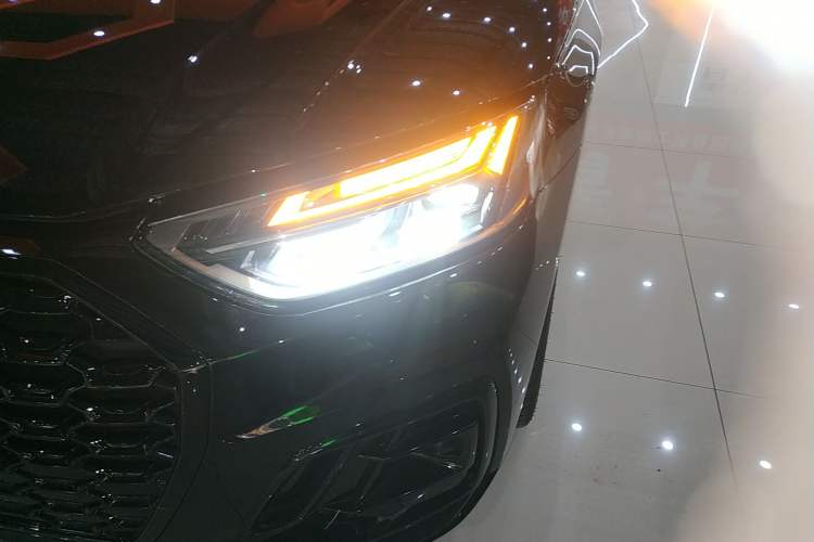 Used Audi Q5L Sportback 2022 Updated 40 TFSI Luxury Edition Left Front Headlight