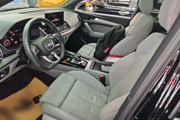 Used Audi Q5L Sportback 2022 40 TFSI Fashion Model Left Front Seat
