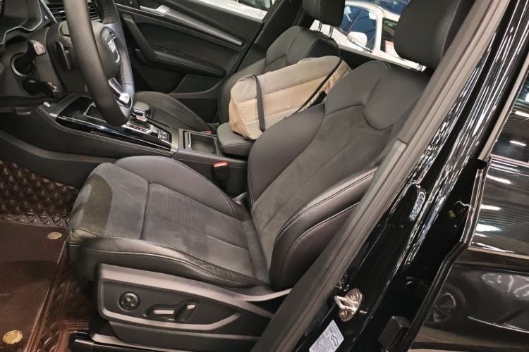 Used Audi Q5L Sportback 2022 Updated 45 TFSI Luxury Edition Left Front Seat