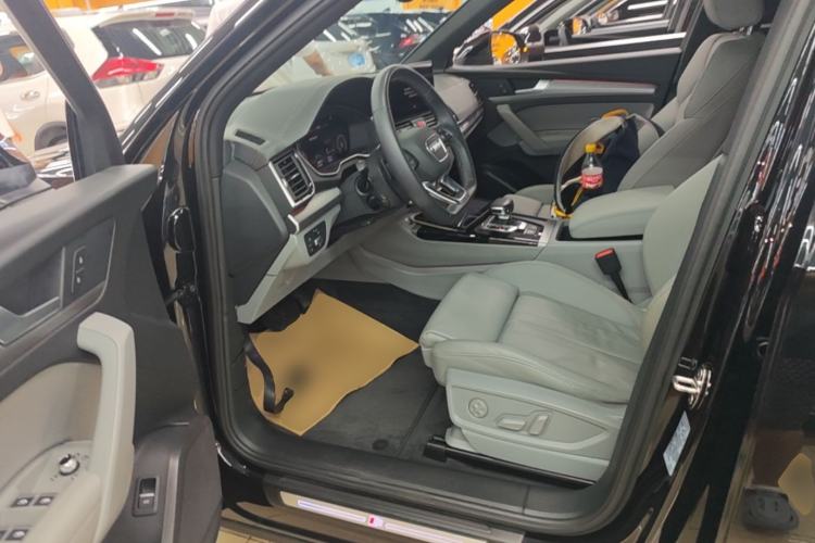 Used Audi Q5L Sportback 2022 40 TFSI Fashion Model Left Front Seat