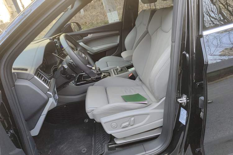 Used Audi Q5L Sportback 2022 40 TFSI Fashion Model Left Front Seat