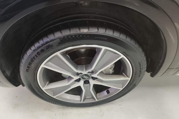 Used Audi Q5L Sportback 2022 40 TFSI Luxury Model Left Front Wheel Hub
