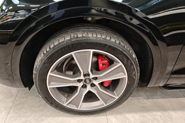 Used Audi Q5L Sportback 2022 Updated 45 TFSI Luxury Edition Left Front Wheel Hub