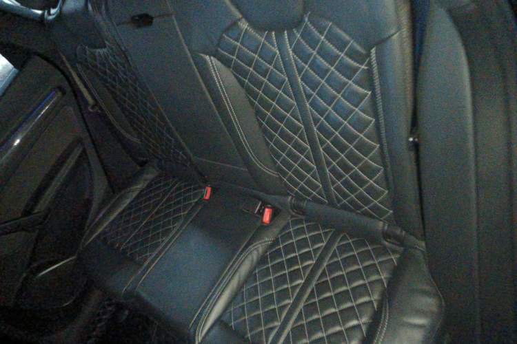 Used Audi Q5L Sportback 2022 40 TFSI Fashion Model Left Rear Seat