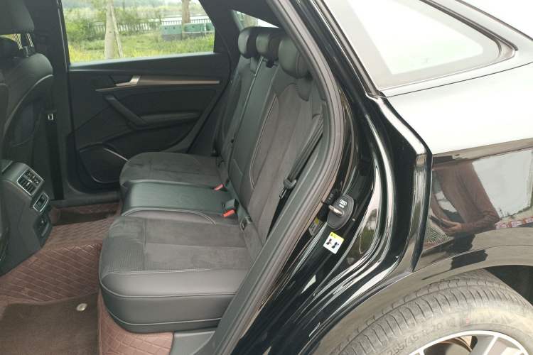 Used Audi Q5L Sportback 2022 Updated 40 TFSI Luxury Edition Left Rear Seat