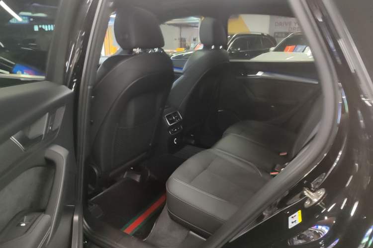 Used Audi Q5L Sportback 2022 40 TFSI Luxury Model Left Rear Seat