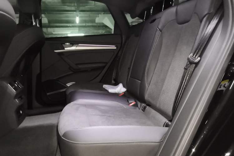 Used Audi Q5L Sportback 2022 45 TFSI Luxury Model Left Rear Seat