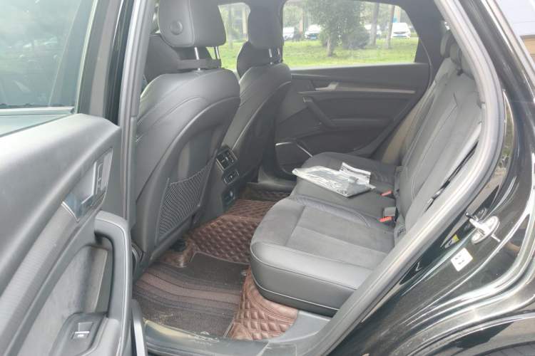 Used Audi Q5L Sportback 2022 Updated 40 TFSI Luxury Edition Left Rear Seat