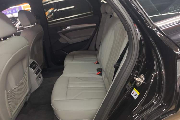 Used Audi Q5L Sportback 2022 40 TFSI Fashion Model Left Rear Seat