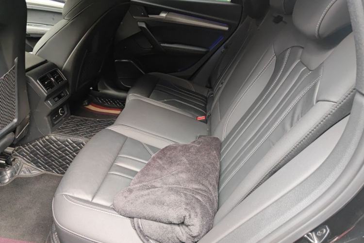 Used Audi Q5L Sportback 2022 40 TFSI Fashion Model Left Rear Seat