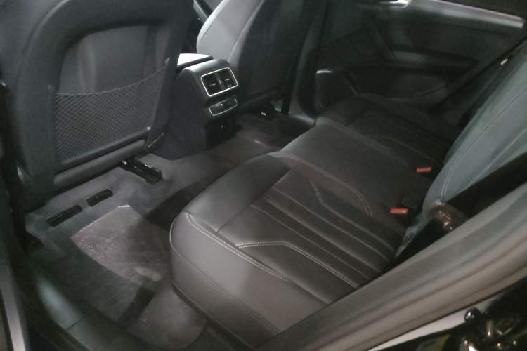 Used Audi Q5L Sportback 2022 40 TFSI Fashion Model Left Rear Seat