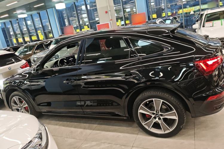 Used Audi Q5L Sportback 2022 Updated 45 TFSI Luxury Edition Left Side