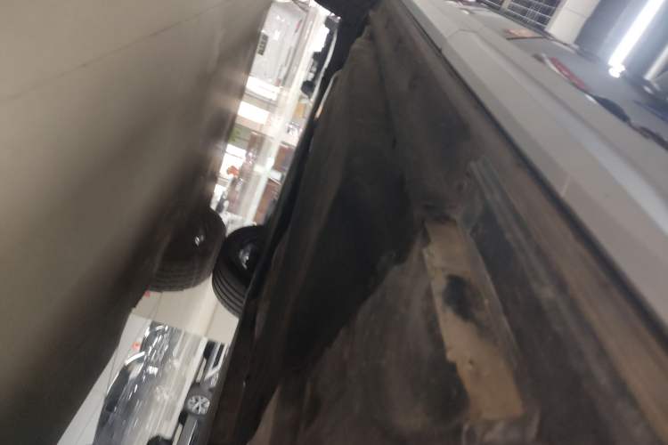 Used Audi Q5L Sportback 2022 40 TFSI Fashion Model Left Side Sill