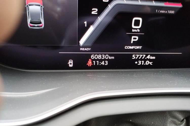 Used Audi Q5L Sportback 2022 Revised Version 45 TFSI Prestige Edition Odometer Close Up
