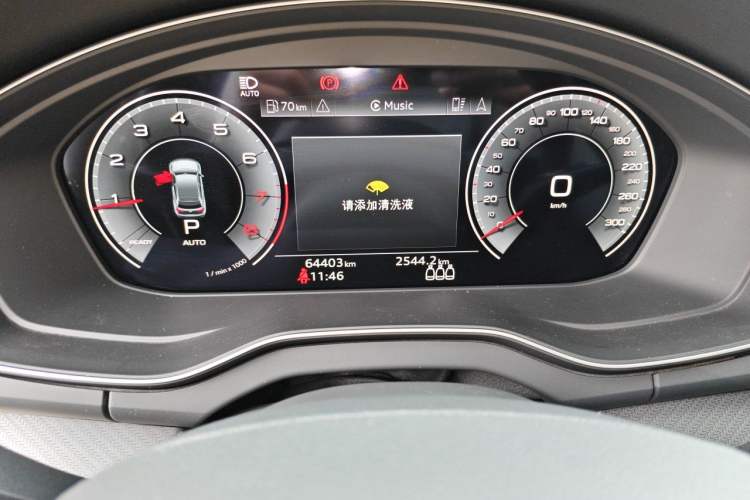 Used Audi Q5L Sportback 2022 45 TFSI Luxury Model Odometer Close Up