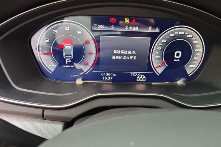 Used Audi Q5L Sportback 2022 Updated 40 TFSI Luxury Edition Odometer Close Up