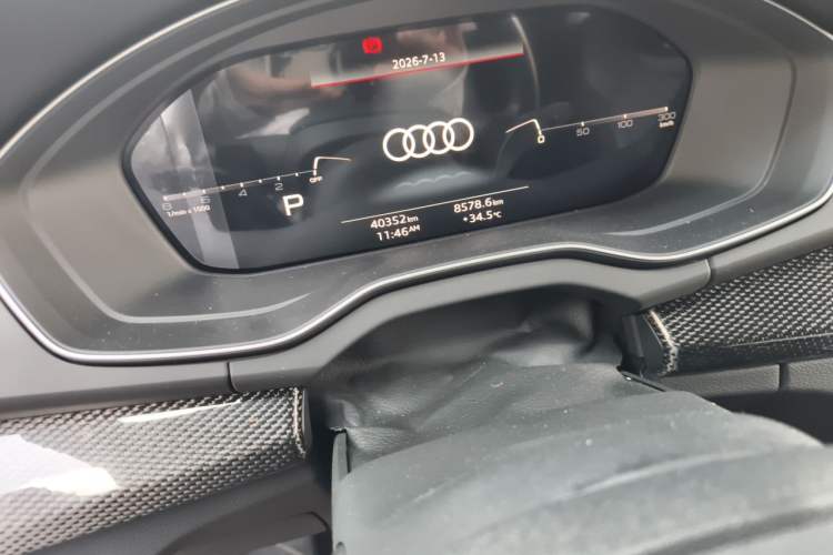 Used Audi Q5L Sportback 2022 45 TFSI Prestige Edition Odometer Close Up