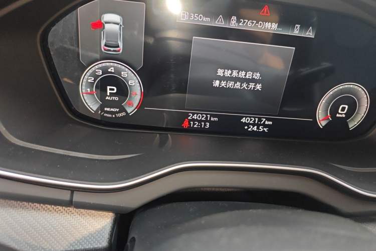 Used Audi Q5L Sportback 2022 45 TFSI Luxury Model Odometer Close Up