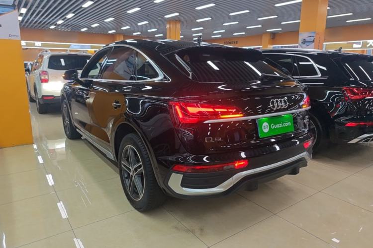 Used Audi Q5L Sportback 2022 40 TFSI Fashion Model Rear Left 45 Deg