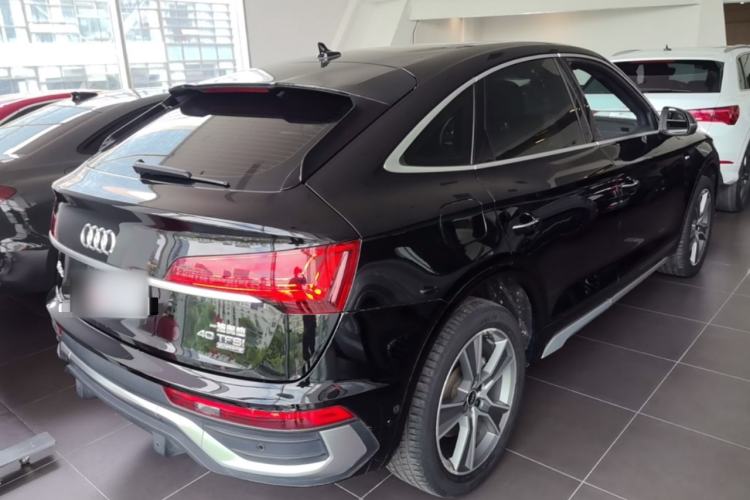 Used Audi Q5L Sportback 2022 40 TFSI Luxury Model Rear Right 45 Deg