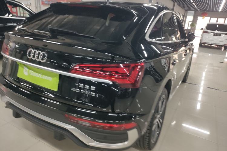 Used Audi Q5L Sportback 2022 40 TFSI Fashion Model Rear Right 45 Deg