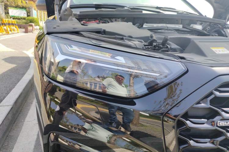 Used Audi Q5L Sportback 2022 45 TFSI Luxury Model Right Front Headlight