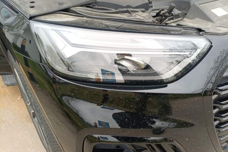 Used Audi Q5L Sportback 2022 Updated 40 TFSI Luxury Edition Right Front Headlight