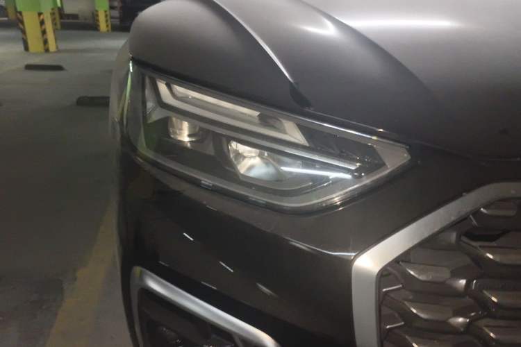 Used Audi Q5L Sportback 2022 40 TFSI Luxury Model Right Front Headlight