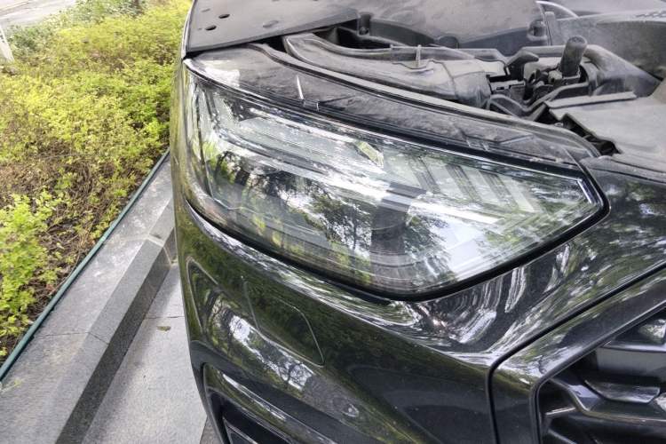 Used Audi Q5L Sportback 2022 45 TFSI Luxury Model Right Front Headlight