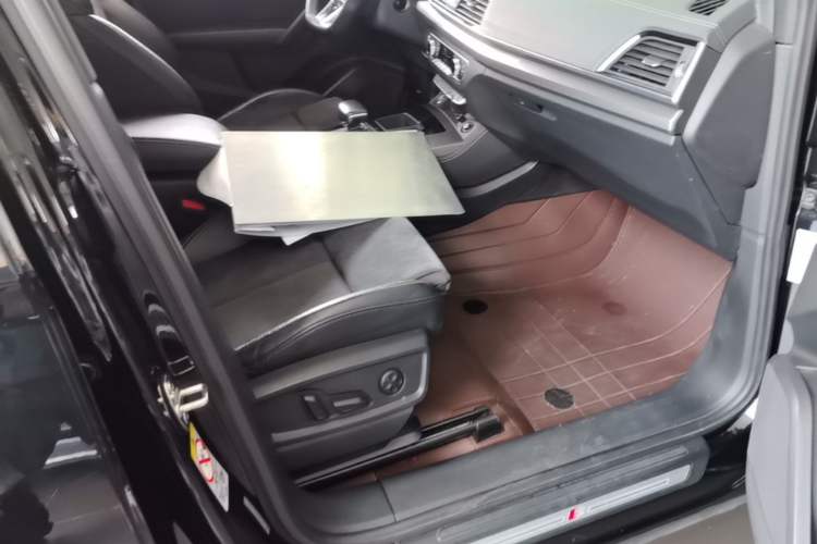 Used Audi Q5L Sportback 2022 40 TFSI Luxury Model Right Front Seat