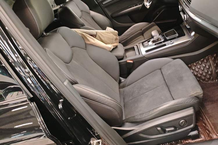 Used Audi Q5L Sportback 2022 Updated 45 TFSI Luxury Edition Right Front Seat
