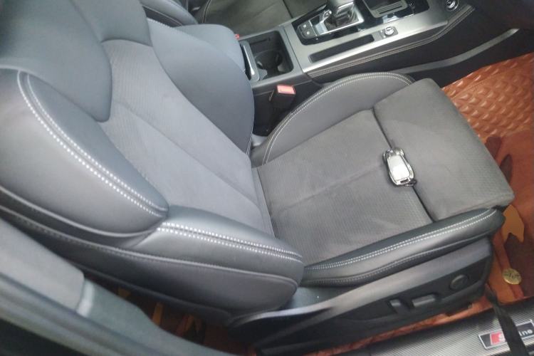Used Audi Q5L Sportback 2022 Updated 45 TFSI Luxury Edition Right Front Seat
