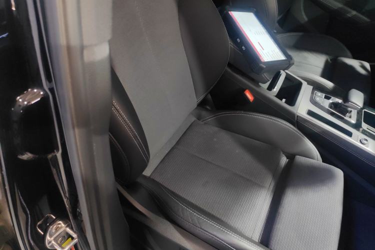 Used Audi Q5L Sportback 2022 Updated 40 TFSI Luxury Edition Right Front Seat