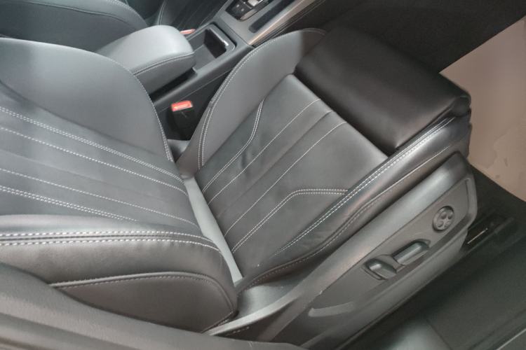 Used Audi Q5L Sportback 2022 40 TFSI Fashion Model Right Front Seat